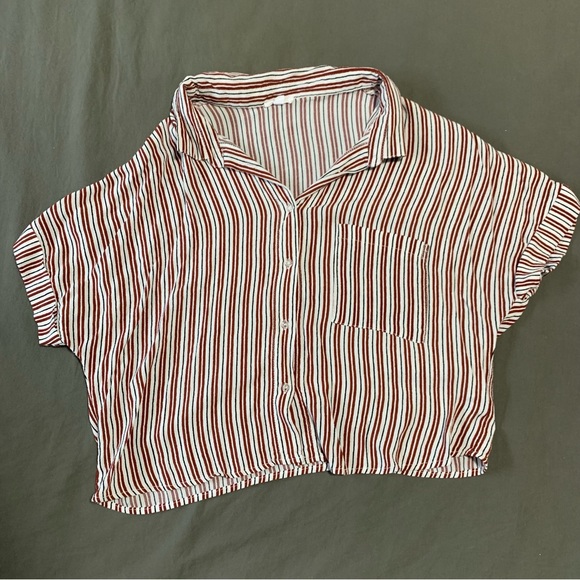Stripped cropped button up blouse - Picture 1 of 4